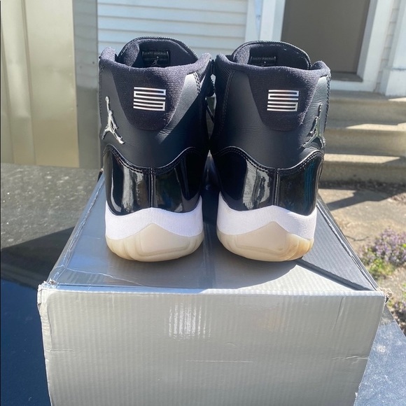 Athletic_Shoes